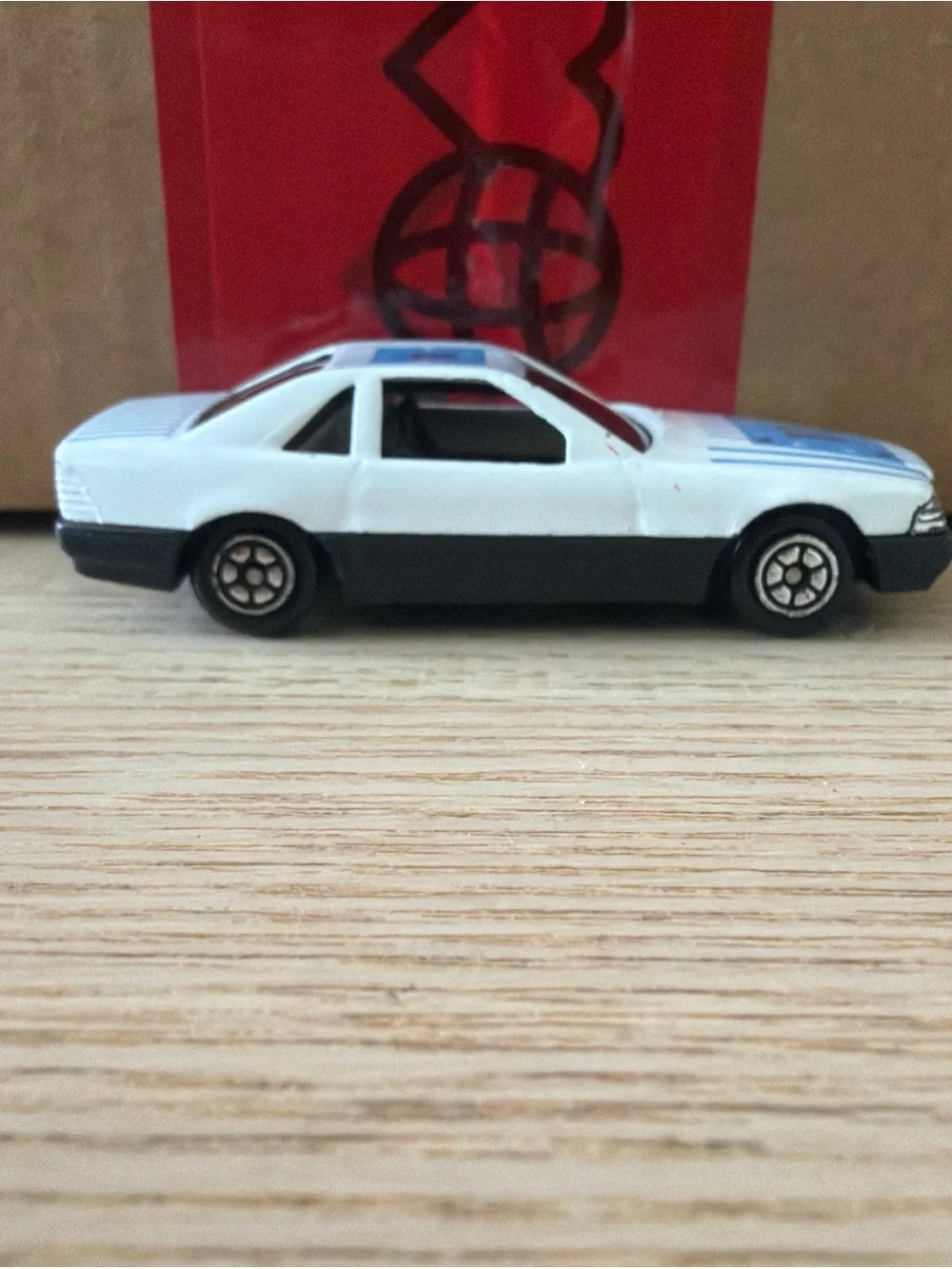 Yat Ming #812 Mercedes-Benz 500 SL White 1:64 Scale Diecast Car R129 High Tech